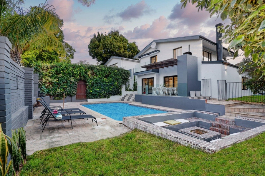 6 Bedroom Property for Sale in Welgemoed Western Cape